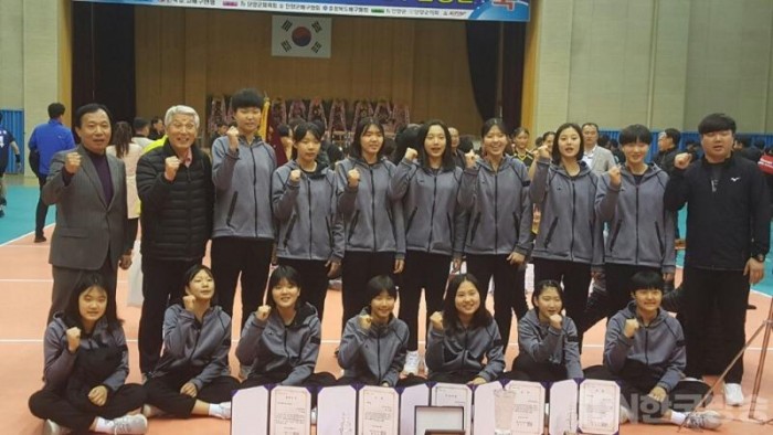 1.대구일중 2019 춘계 전국 남여 중,고 배구대회 여자중등부 우승1.jpg